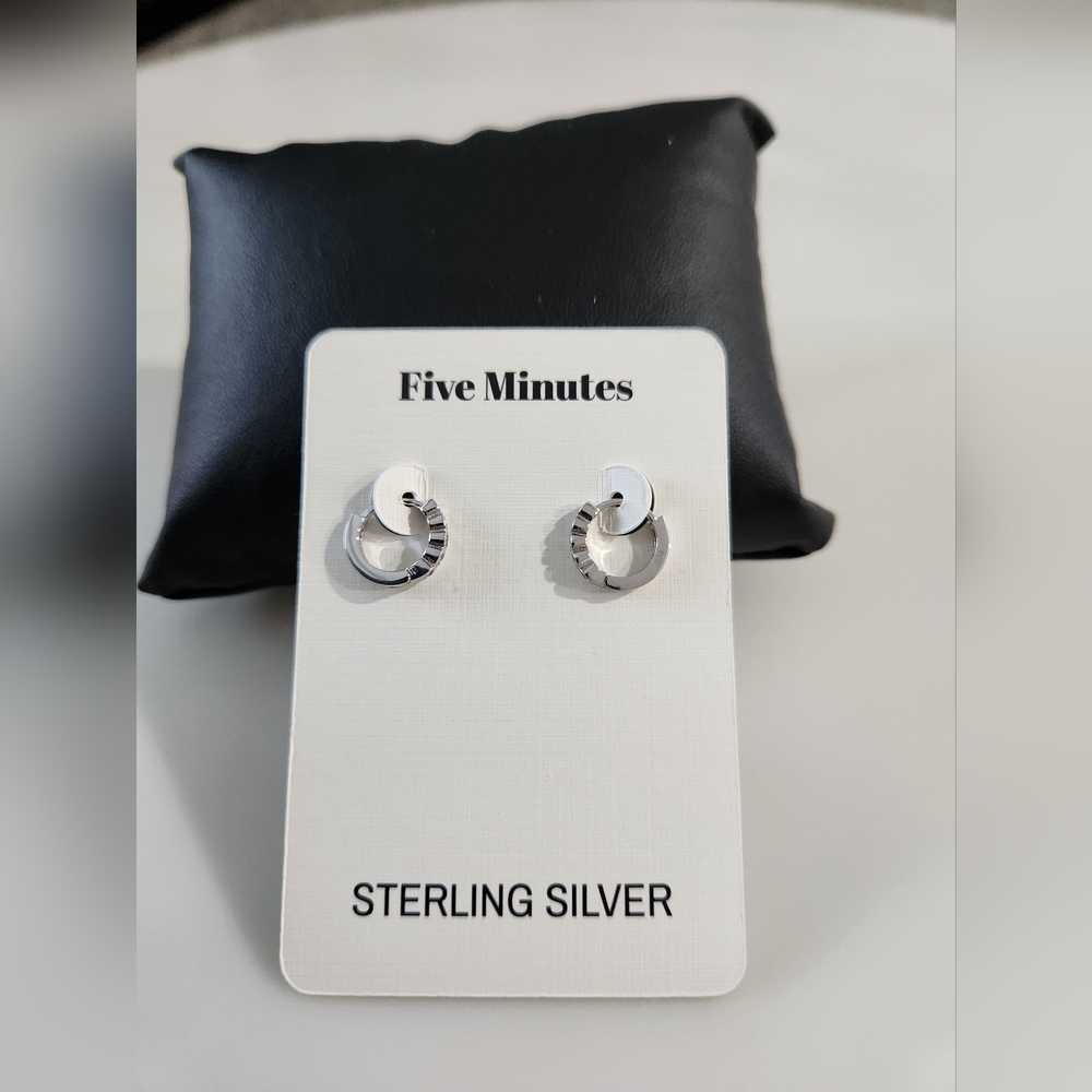 Five Minutes Sterling Silver and Crystal Small Hoop Earrings